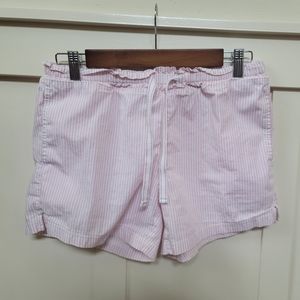 Uniqlo pajama shorts size M. Ruffled detail on waiste with drawstring.